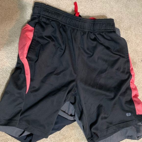 Men’s athletic shorts - Nike, Under Armor, Champion and Hurley - Picture 3 of 9